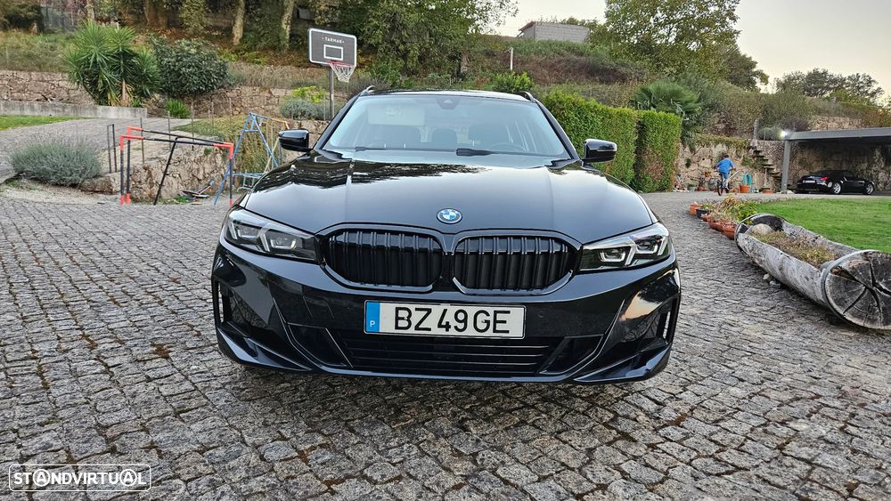 BMW 330 e Touring Line Sport Auto - 60