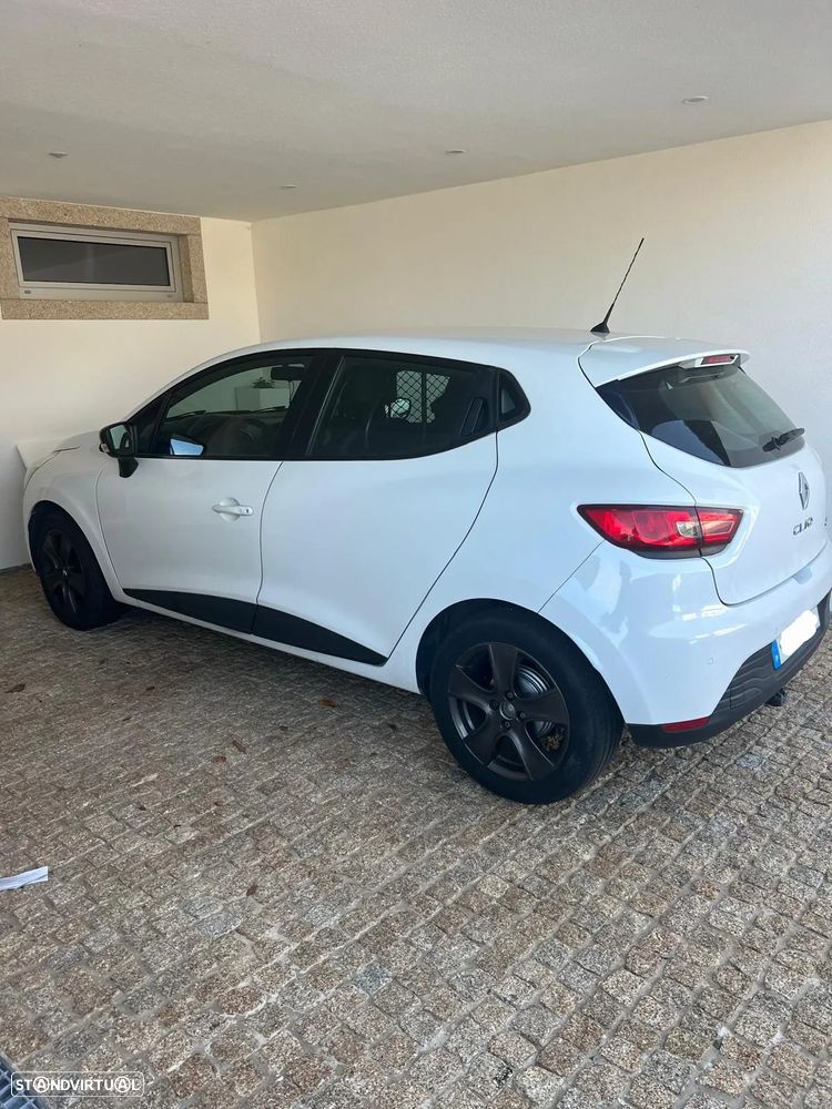 Renault Clio - 1