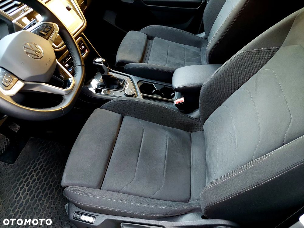 Volkswagen Tiguan - 11