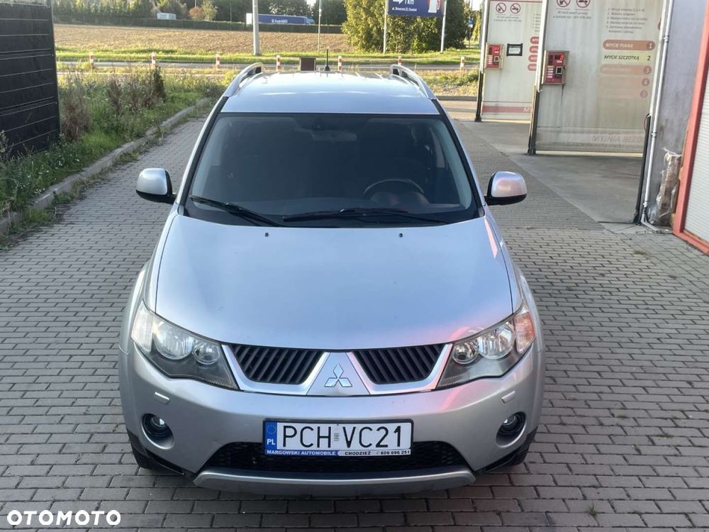Mitsubishi Outlander - 12