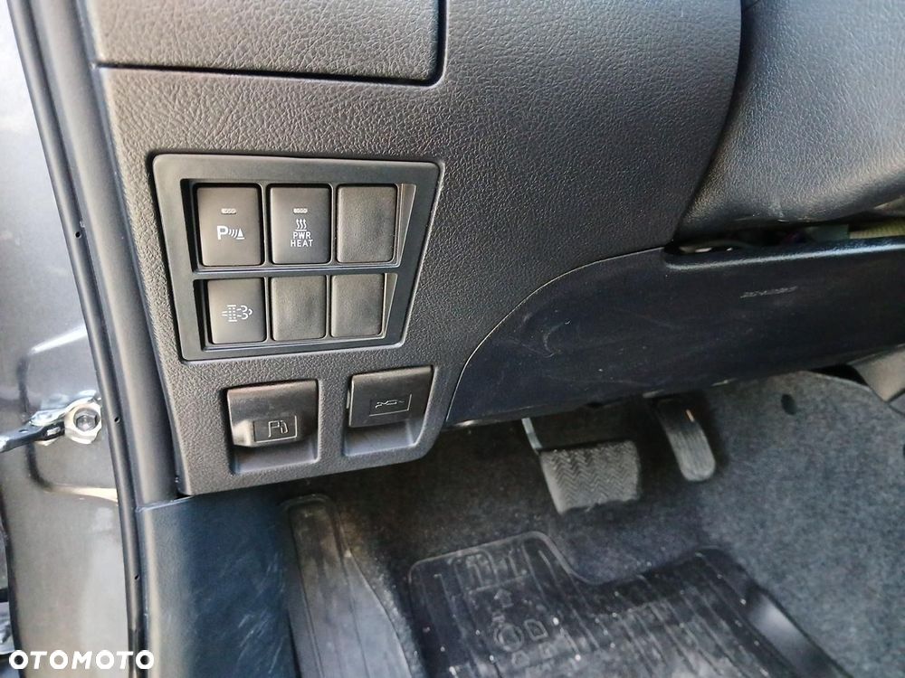 Toyota Hilux 2.8 D-4D Double Cab SR5 4x4 - 37