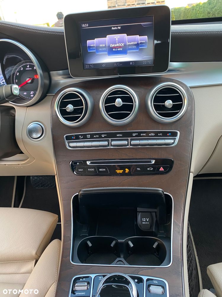 Mercedes-Benz GLC - 21