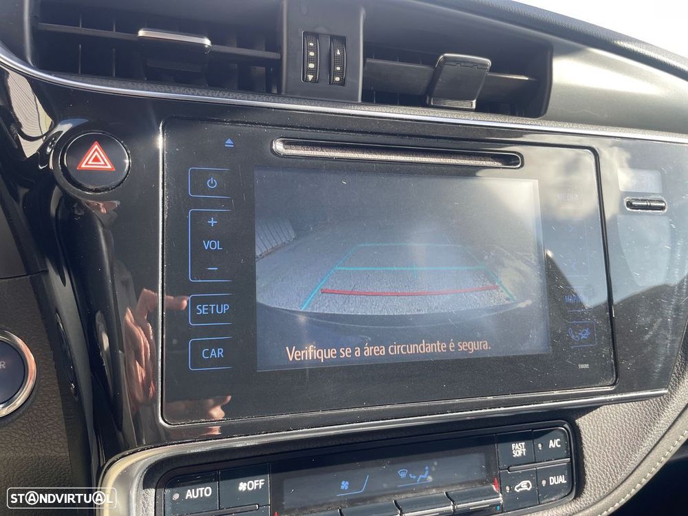 Toyota Auris 1.8 HSD Exclusive - 19