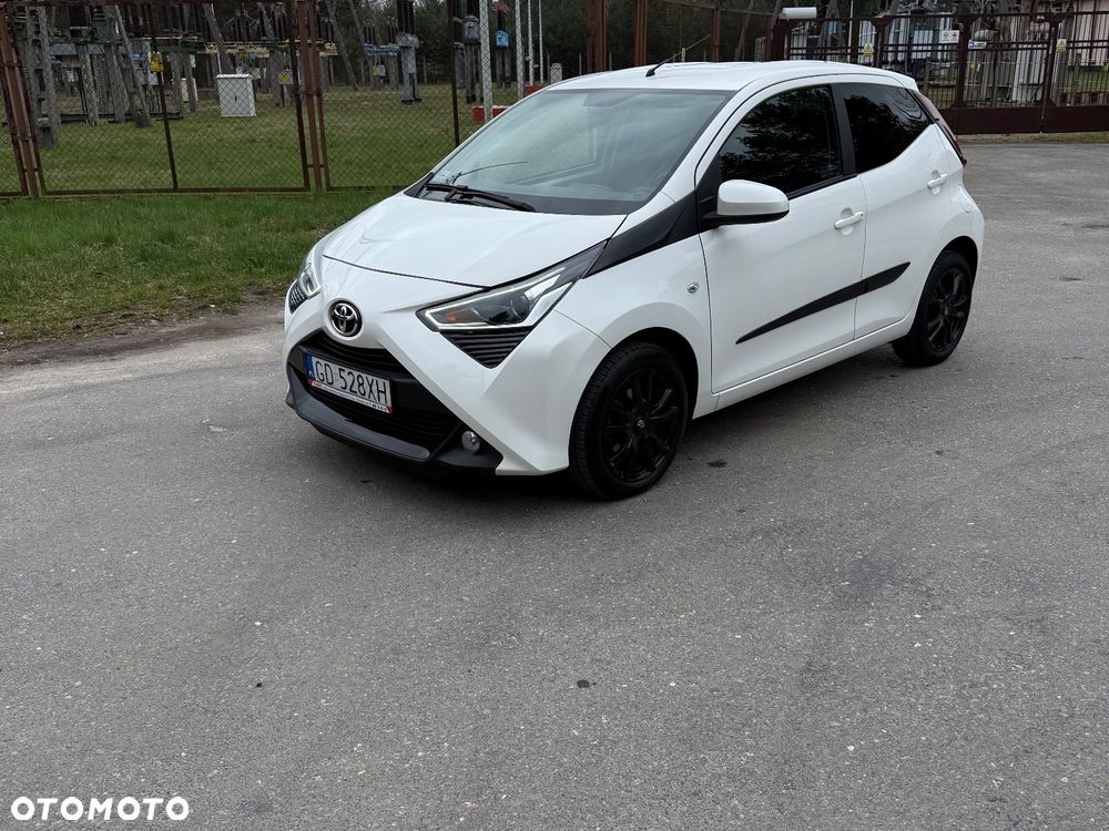 Toyota Aygo 1.0 VVT-i Color Edition - 1