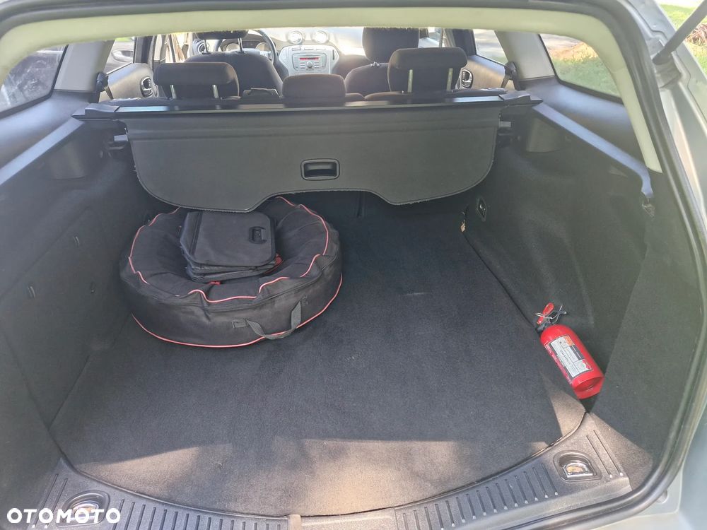 Ford Mondeo 2.0 Ambiente - 19