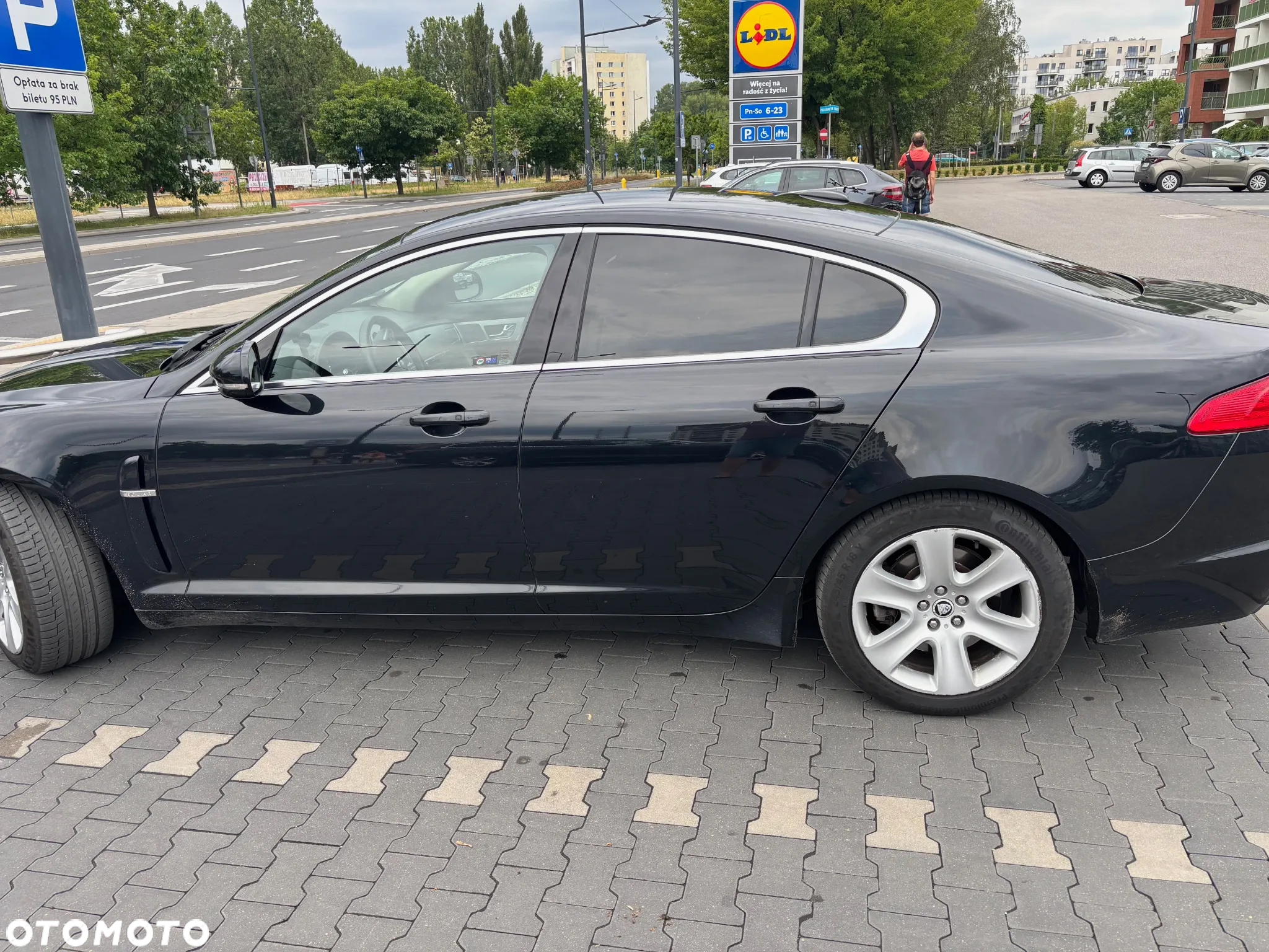 Jaguar XF 3.0 V6 D Luxury - 2