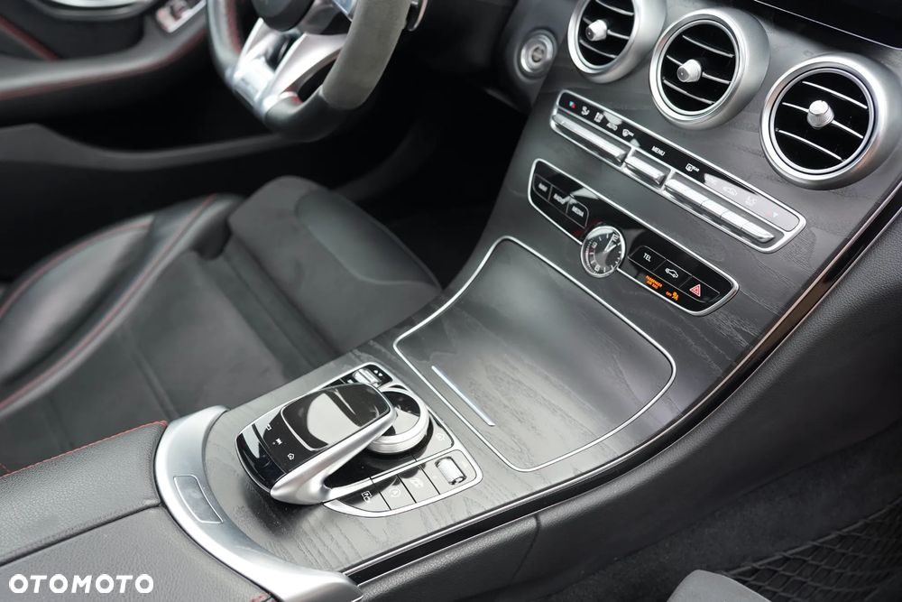 Mercedes-Benz Klasa C AMG 43 4Matic 9G-TRONIC - 38