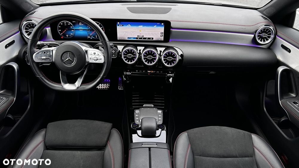 Mercedes-Benz CLA 180 AMG Line 7G-DCT - 20