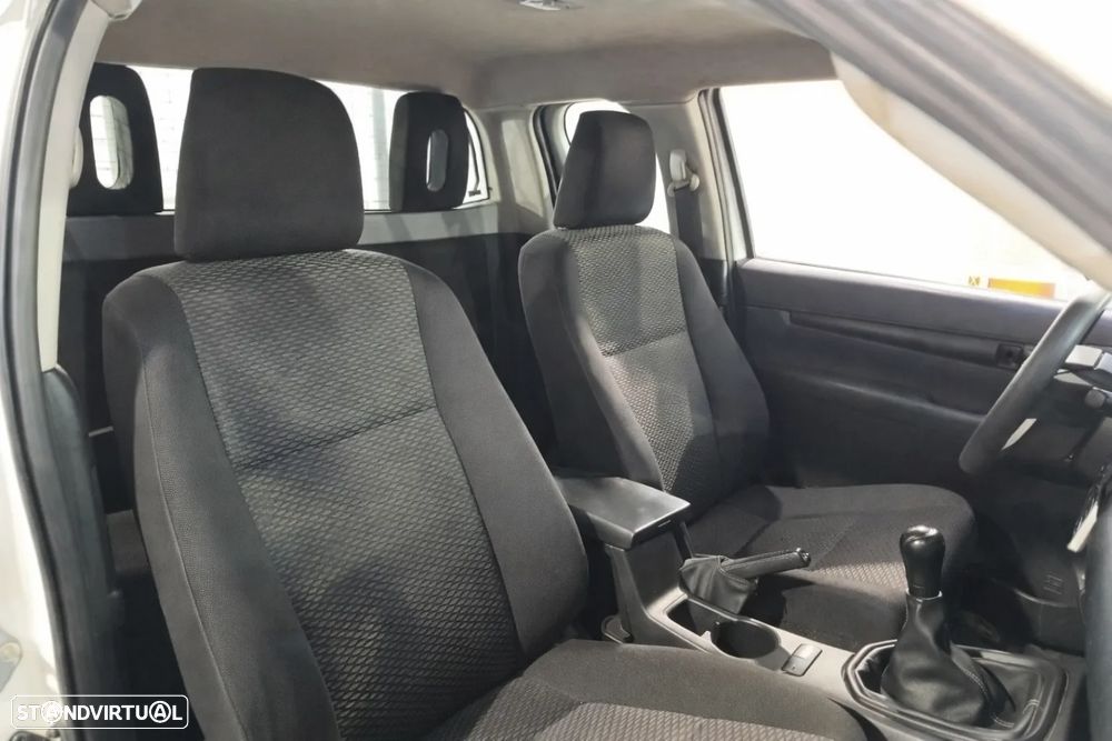 Toyota Hilux 2.4 D-4D 2WD CE 3L - 8