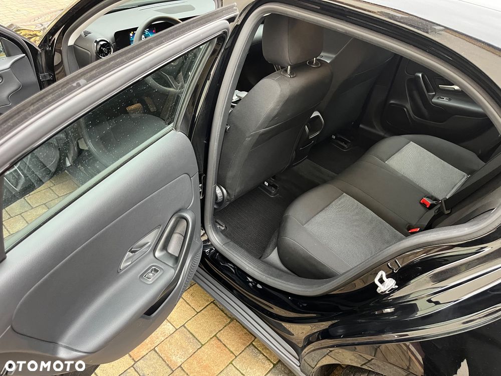 Mercedes-Benz Klasa A 180 d 7G-DCT Edition 19 - 17