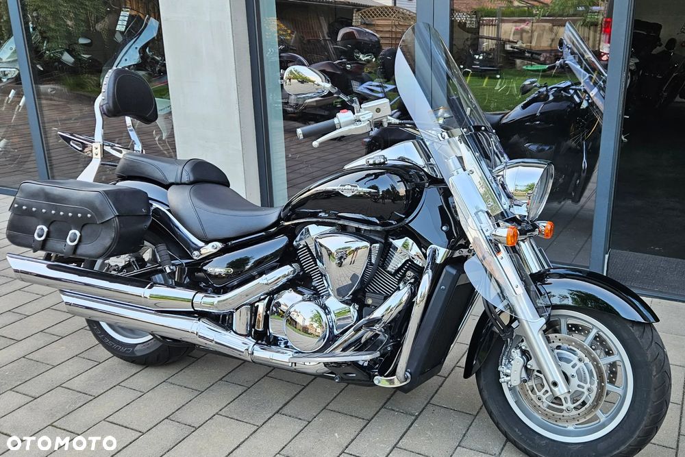 Suzuki Intruder - 11