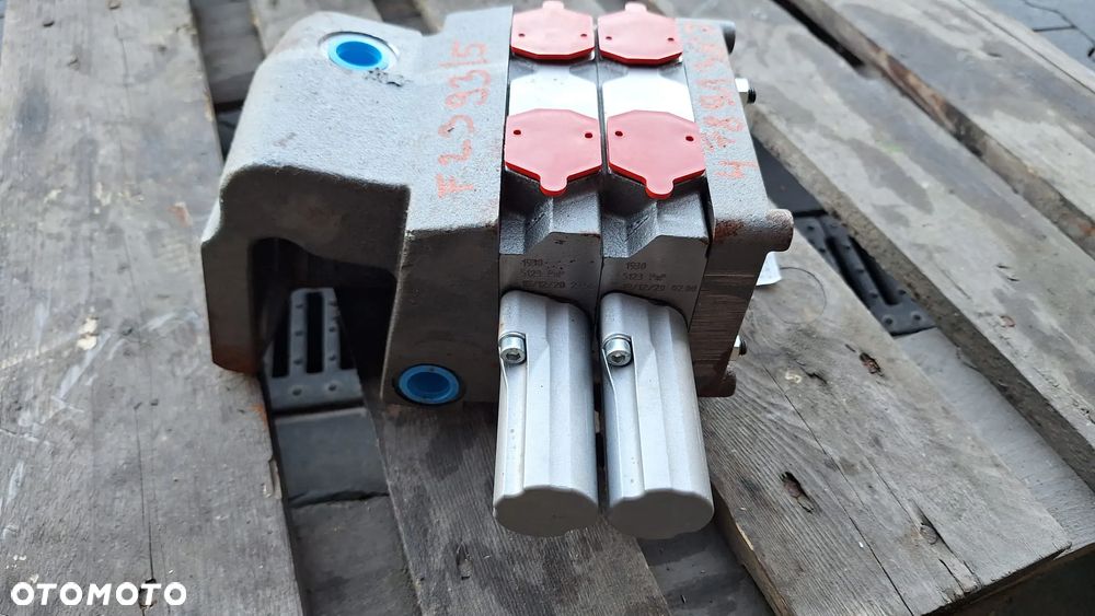 zawór rozdzielacz sekcja blok 47891387 rexroth r979041059 cnh case farmall 120a new holland ts6 - 8