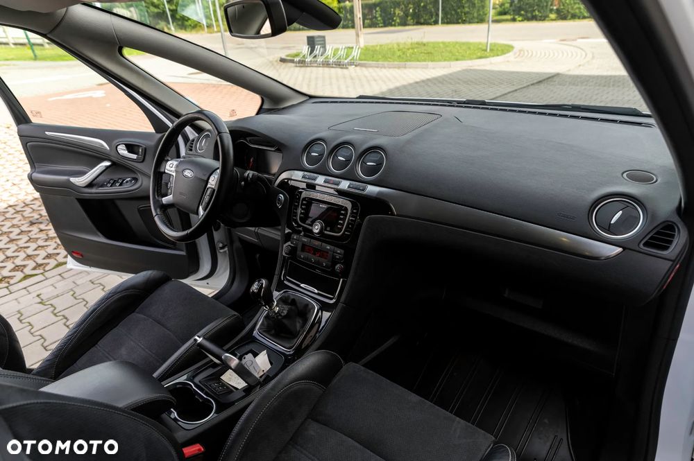 Ford S-Max 2.0 TDCi DPF Business Edition - 24