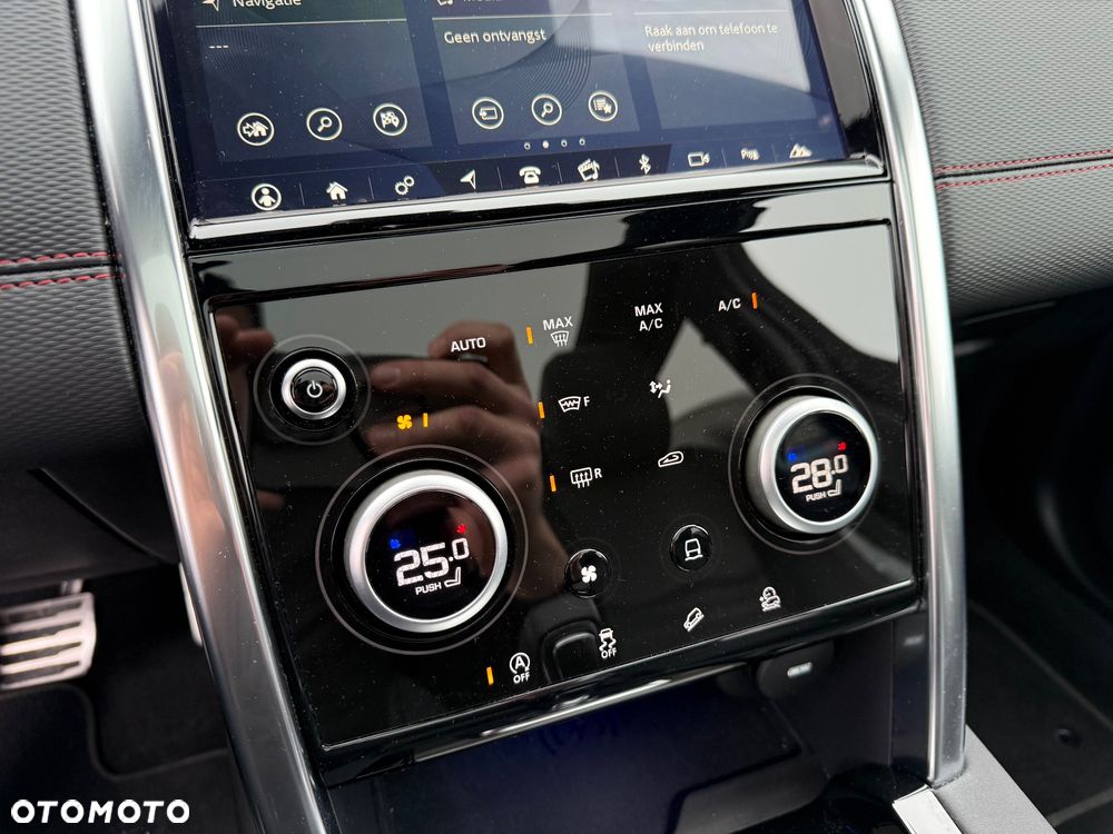 Land Rover Discovery Sport P200 R-Dynamic HSE - 34