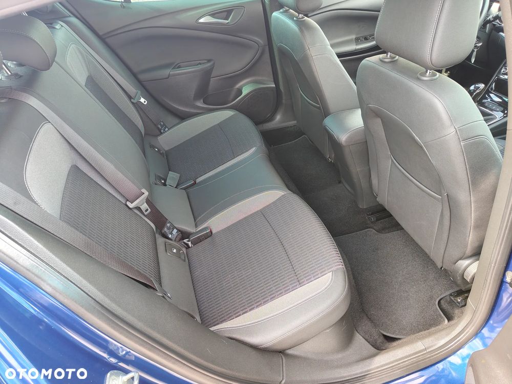 Opel Astra 1.2 T Business Elegance S&S - 38