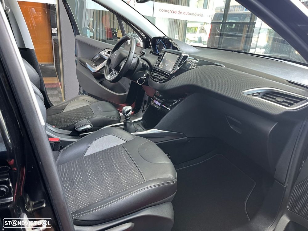 Peugeot 2008 1.2 PureTech Allure - 9