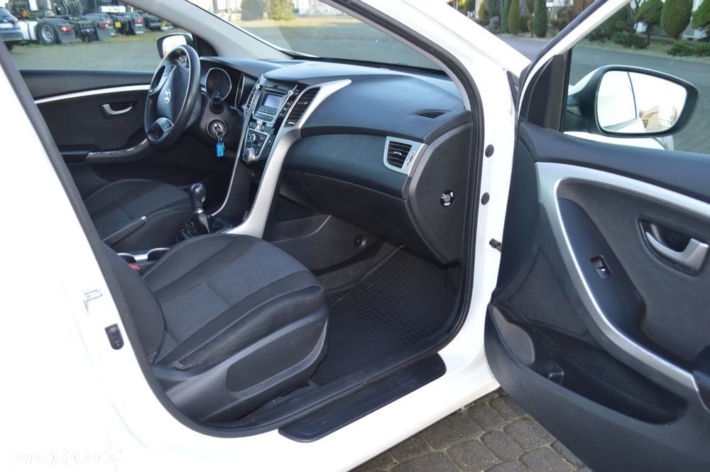 Hyundai i30 1.6 CRDi BlueDrive Classic + - 15