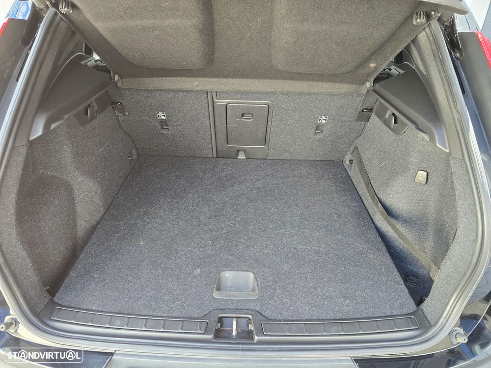 Volvo XC 40 2.0 D3 Momentum Plus Geartronic - 12