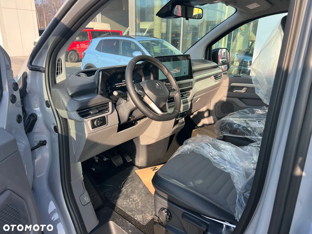 Volkswagen Caravelle - 11