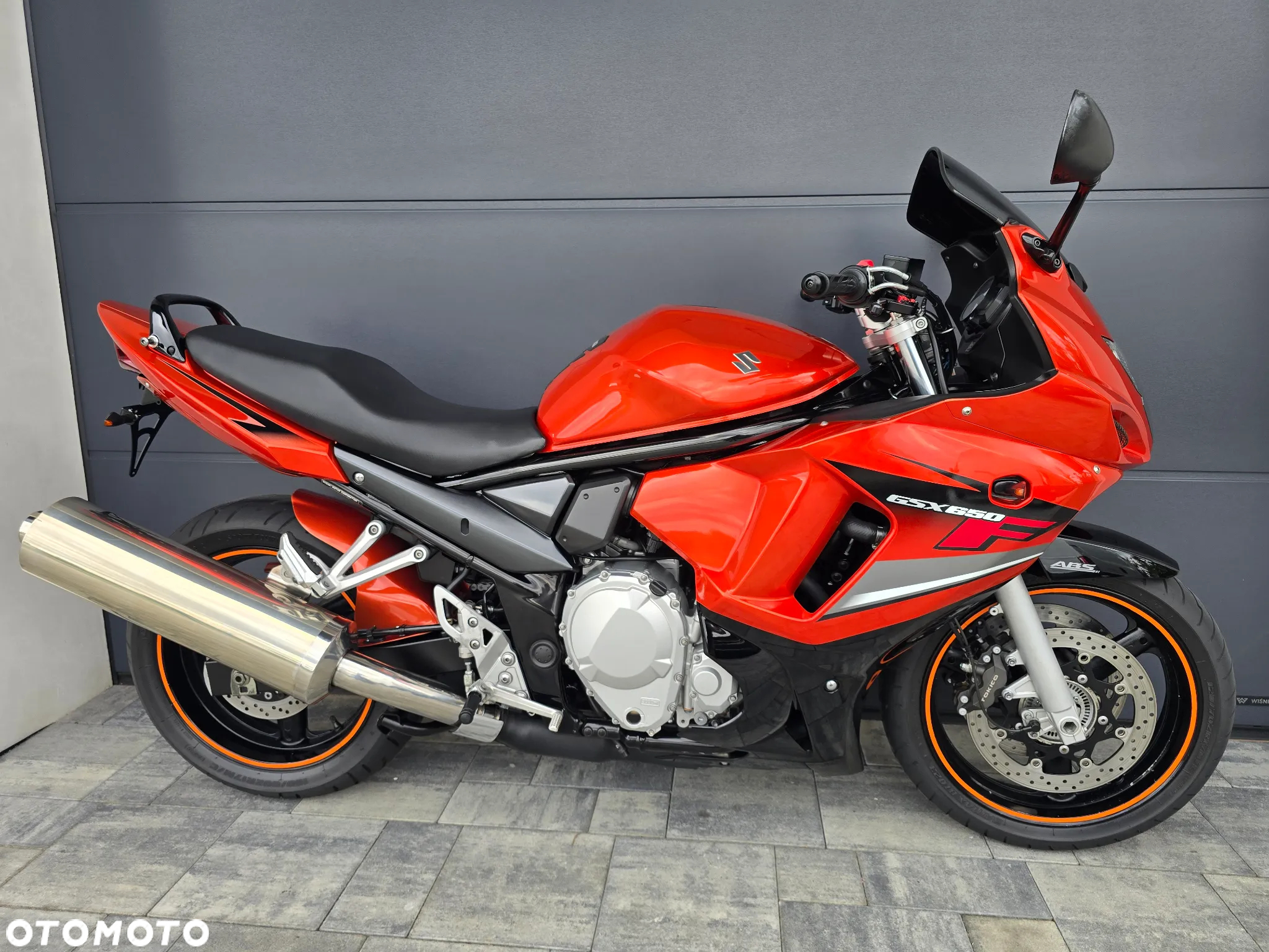 Suzuki GSX - 2