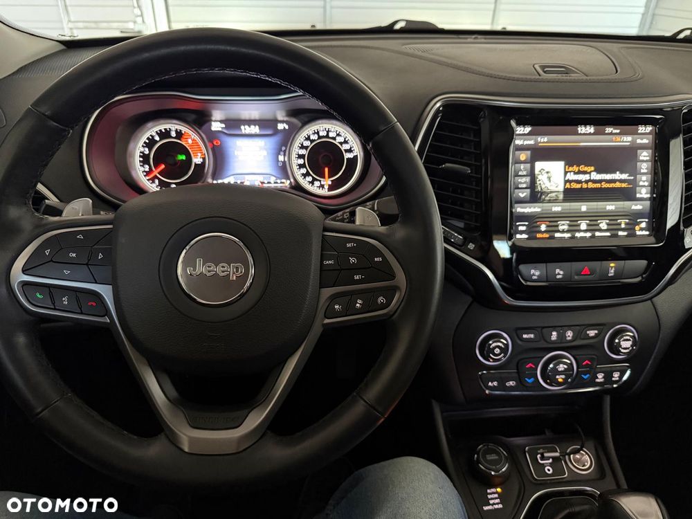 Jeep Cherokee - 18