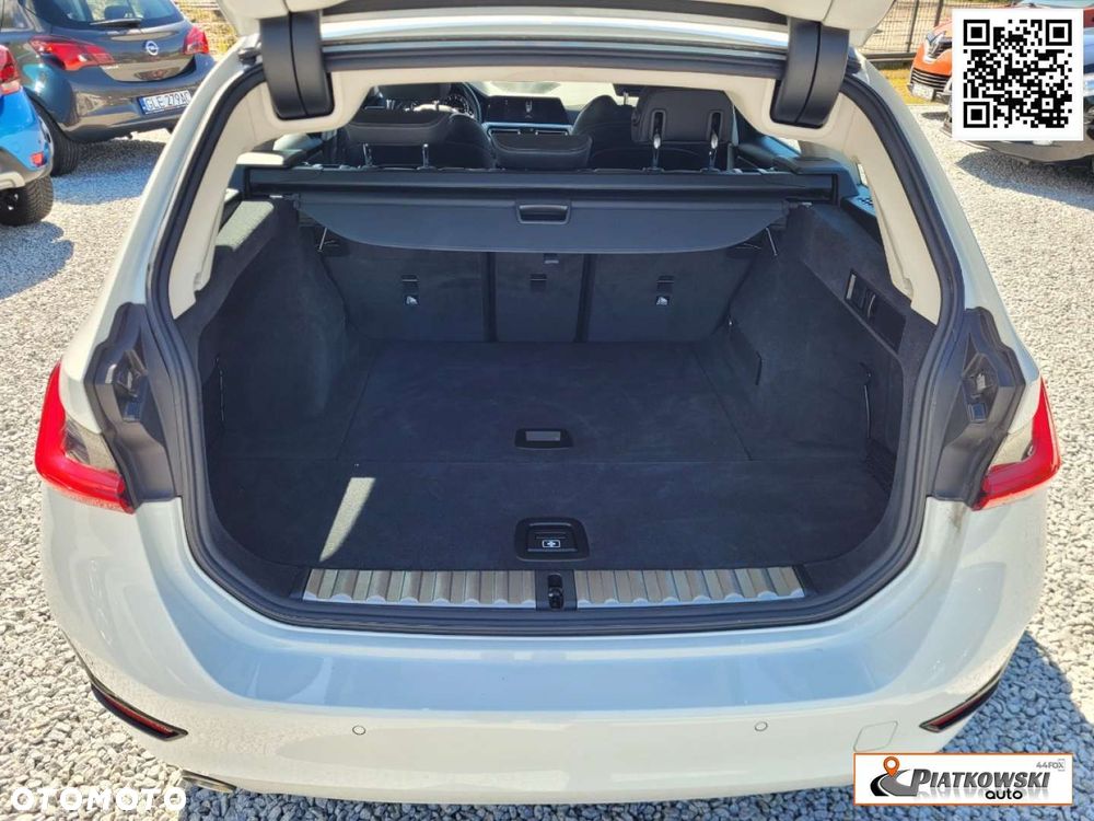 BMW Seria 3 320i - 16