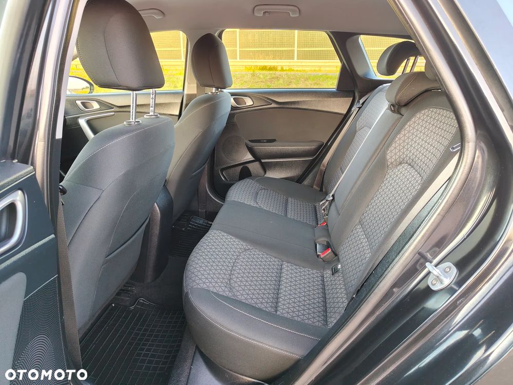 Kia Ceed 1.4 T-GDI L Business Line - 23
