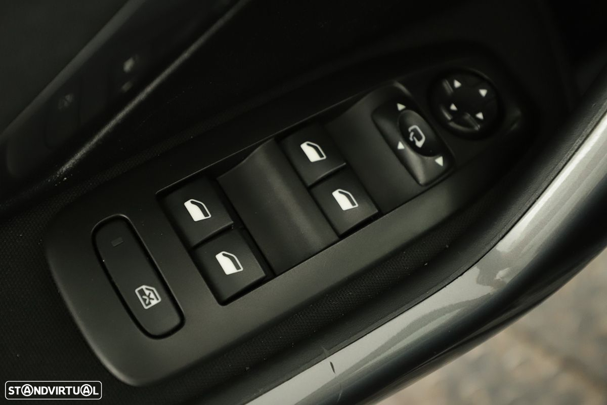 Peugeot 2008 1.2 PureTech Style - 19