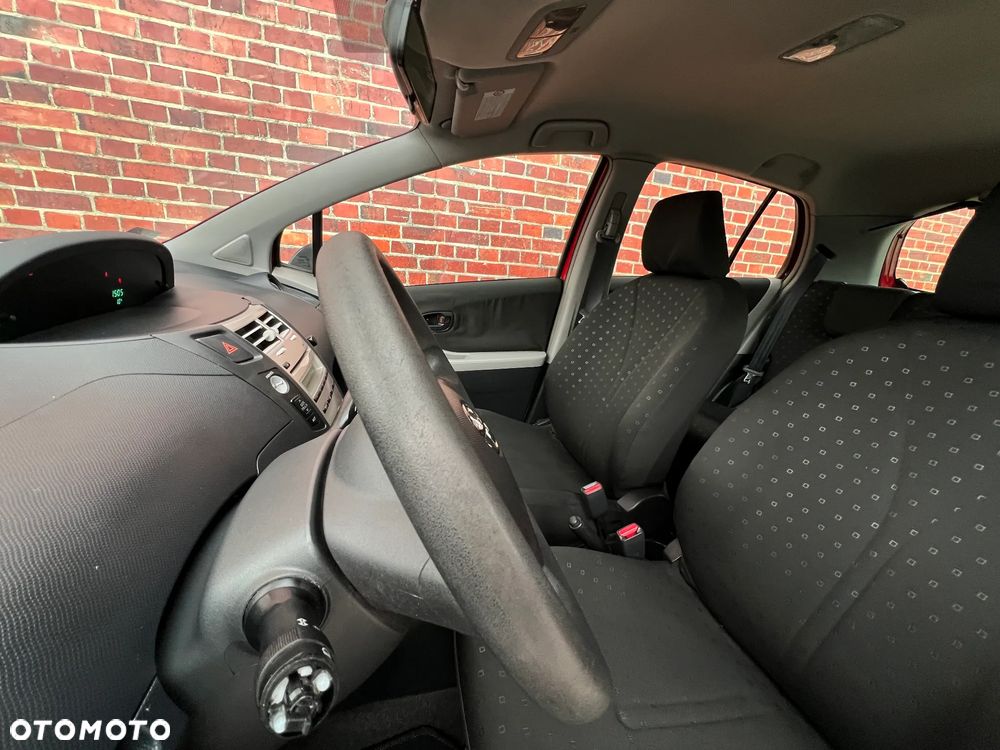 Toyota Yaris - 13