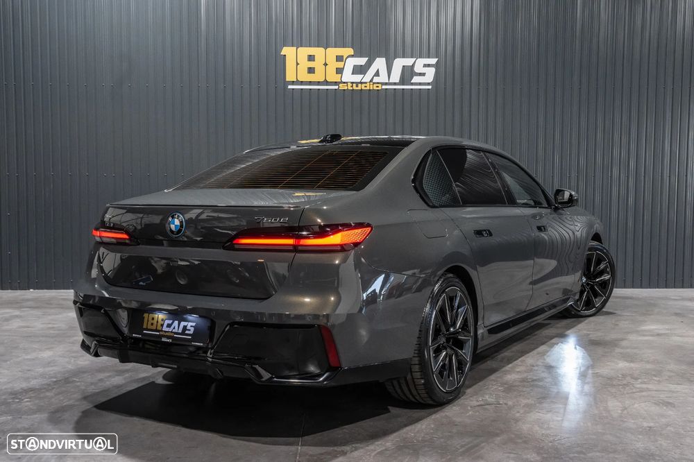 BMW 750 750e xDrive Pack Desportivo M - 5