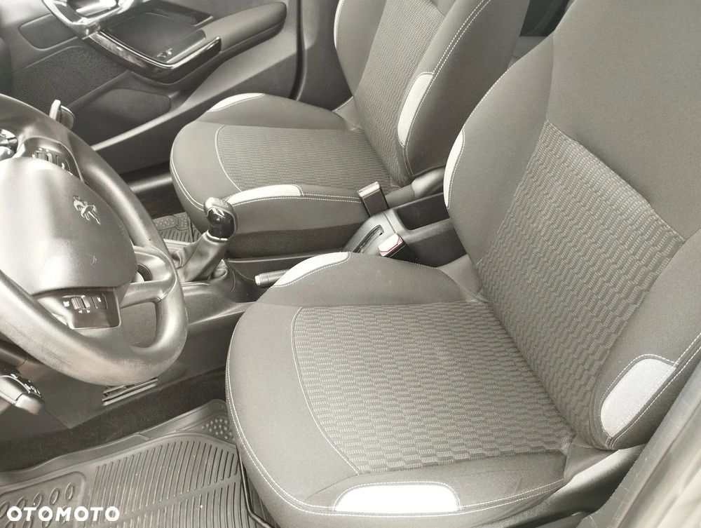 Peugeot 208 PureTech 82 Active - 19