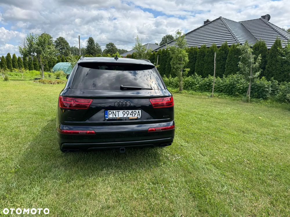 Audi Q7 - 1