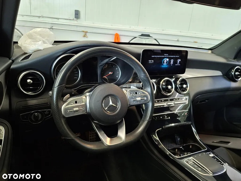 Mercedes-Benz GLC 300 de 4Matic 9G-TRONIC AMG Line - 9