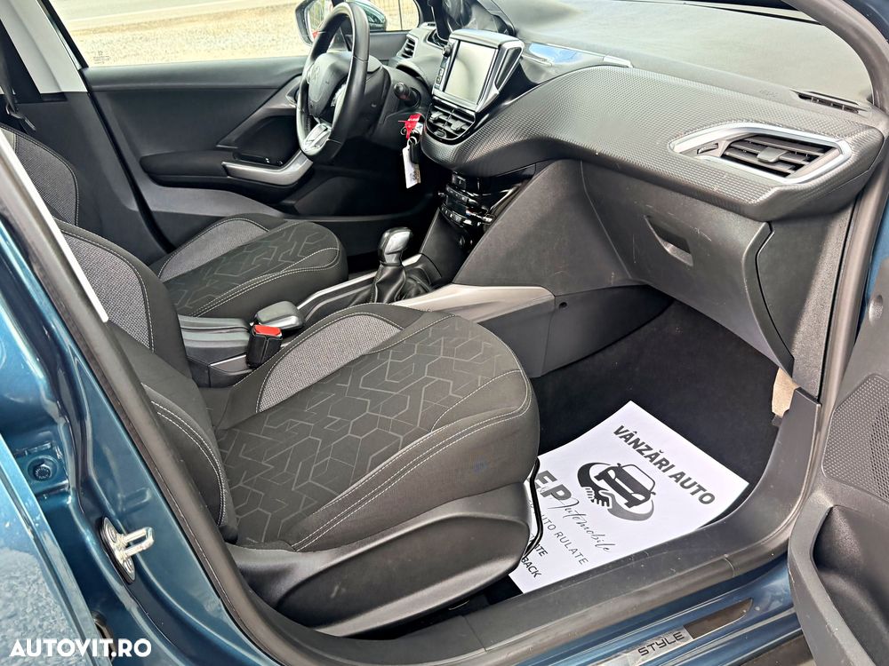 Peugeot 2008 PureTech 82 Style - 13
