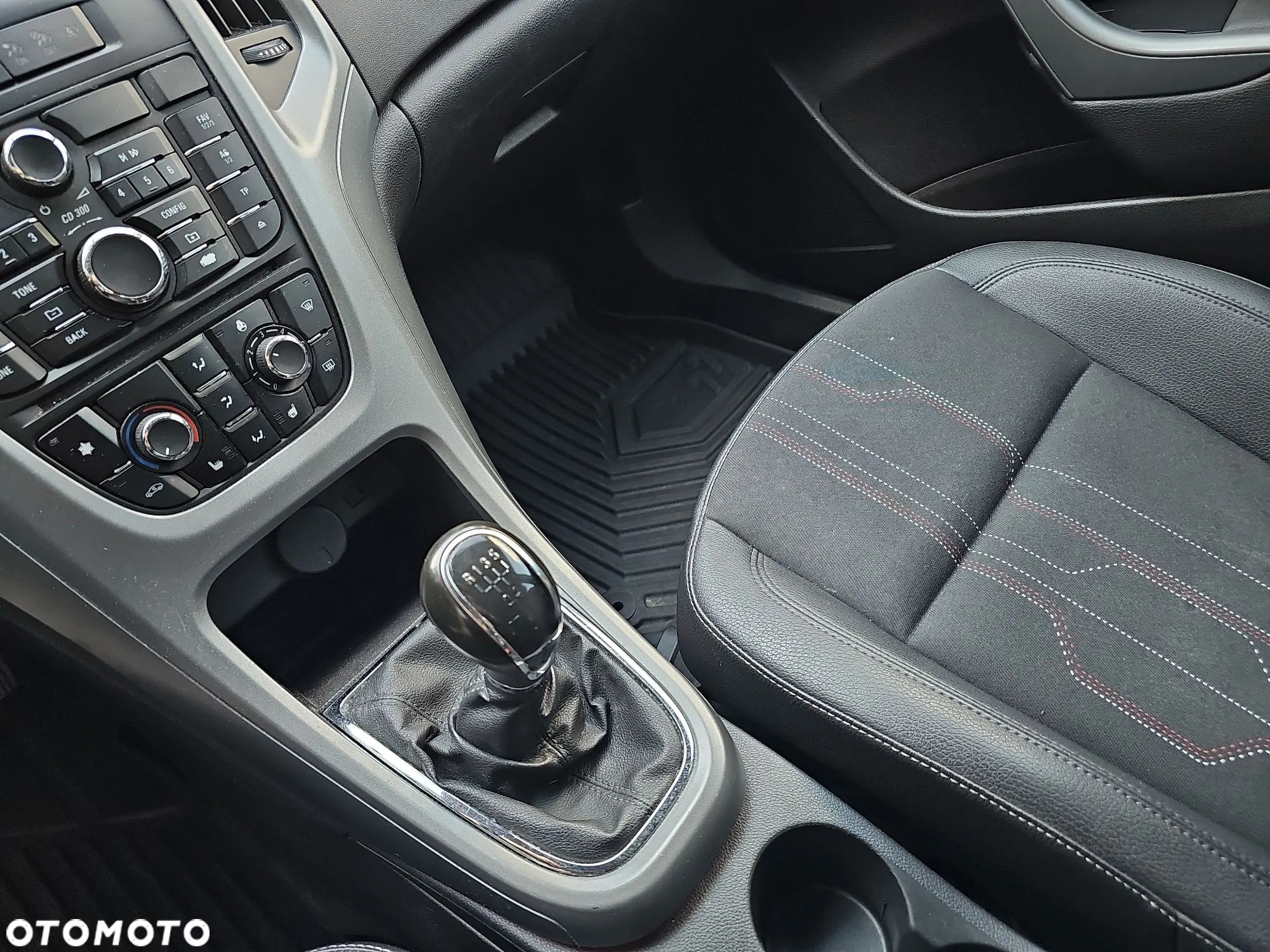 Opel Astra 1.4 EcoFLEX Cosmo - 31