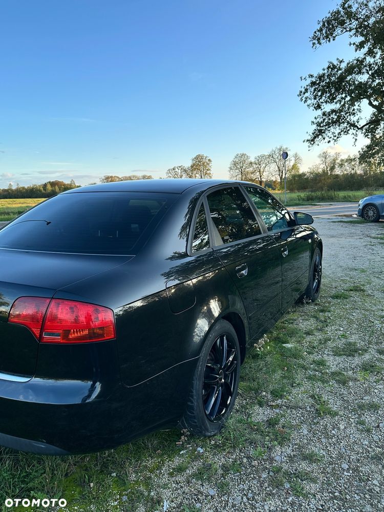 Audi A4 Limousine - 10