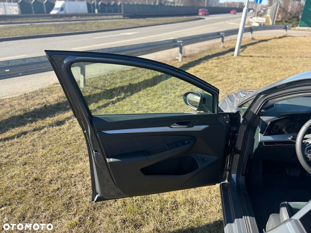 Volkswagen Golf Variant - 18