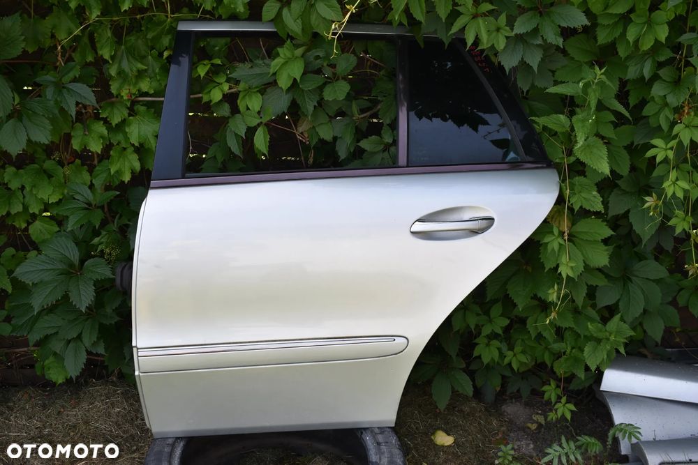 MERCEDES W211 KOMBI DRZWI TYLNE LEWE TYŁ 775 ORYGINAŁ - 1