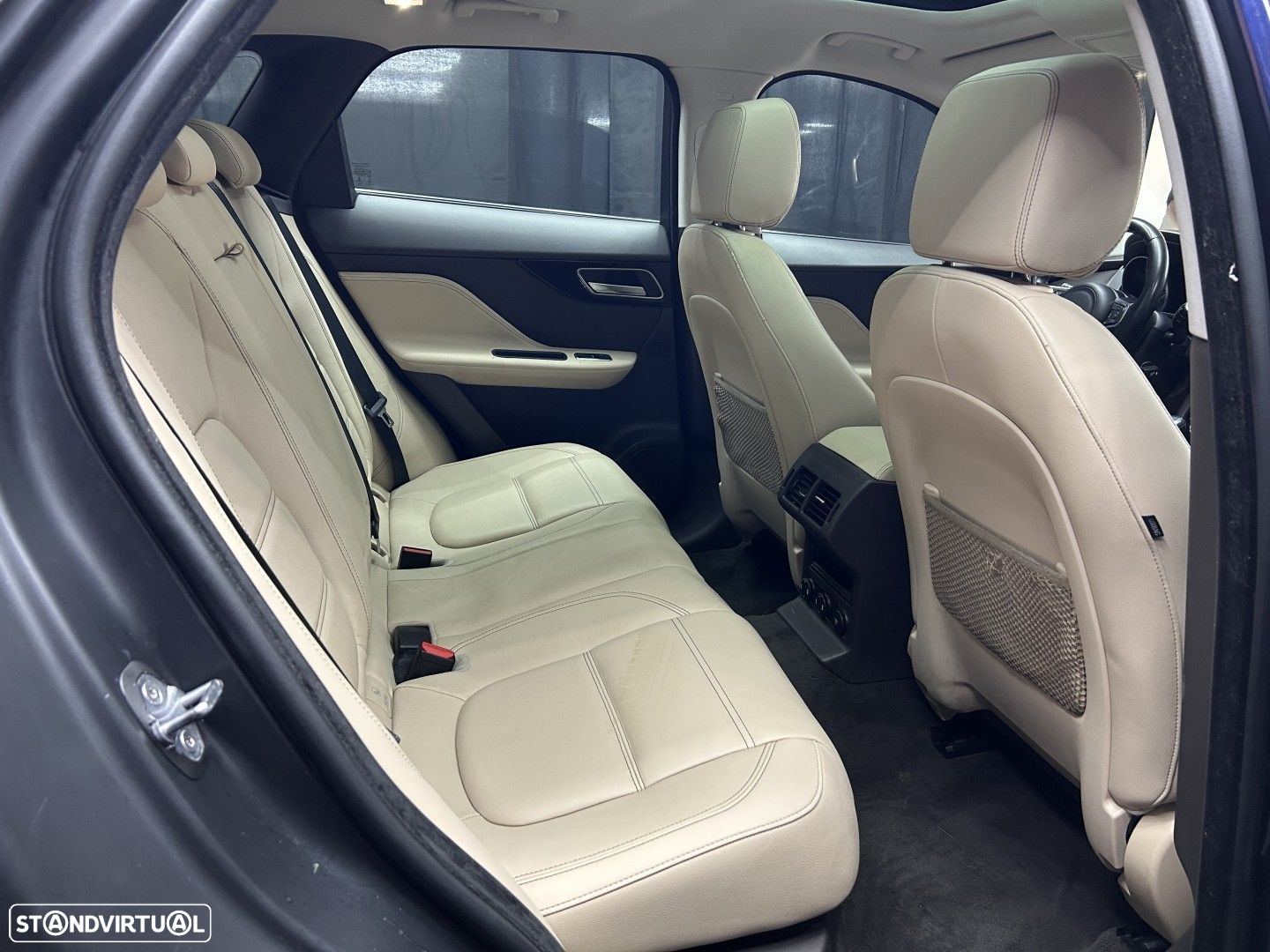 Jaguar F-Pace 2.0 i4D Prestige AWD - 16