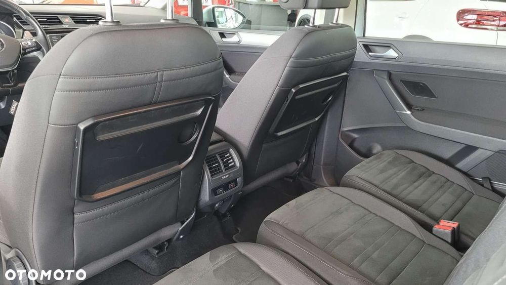 Volkswagen Touran - 24