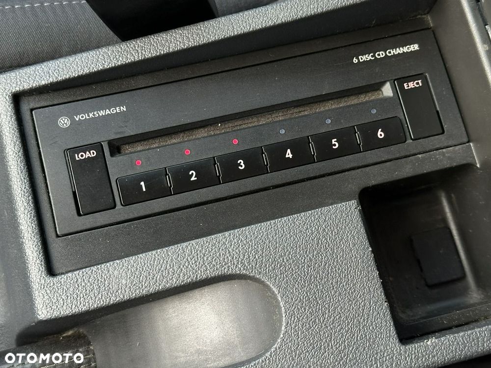 Volkswagen Touran - 23