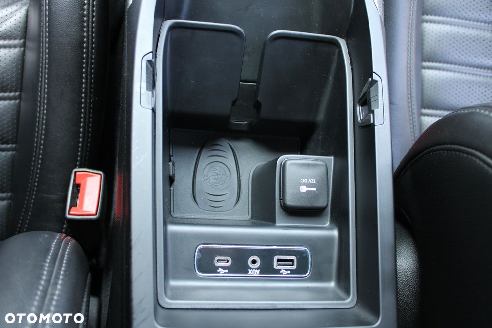 Alfa Romeo Giulia 2.0 Turbo 16V AT8-Q4 Veloce Ti - 38