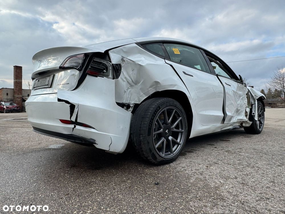 Tesla Model 3 Langstreckenbatterie Allradantrieb Dual Motor - 12