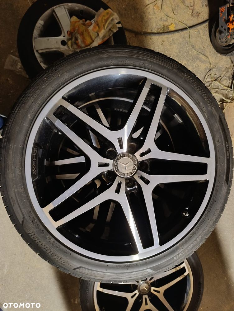 Mercedes AMG 265/40 ZR21 - 5