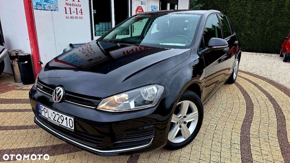 Volkswagen Golf - 1