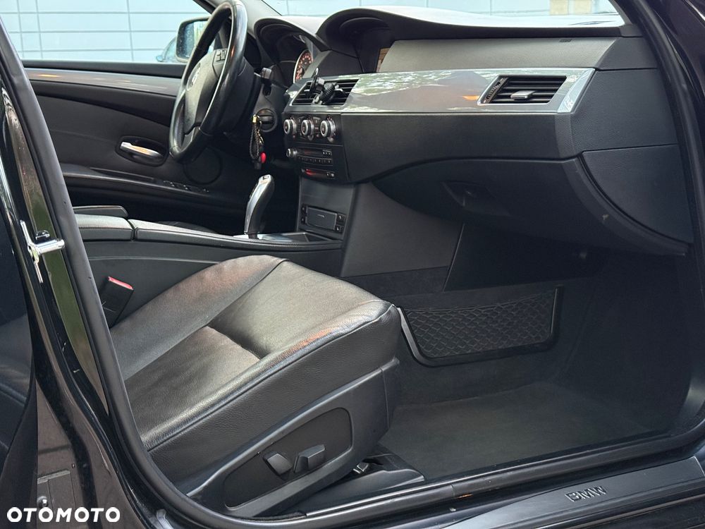 BMW Seria 5 525d Edition Exclusive - 14