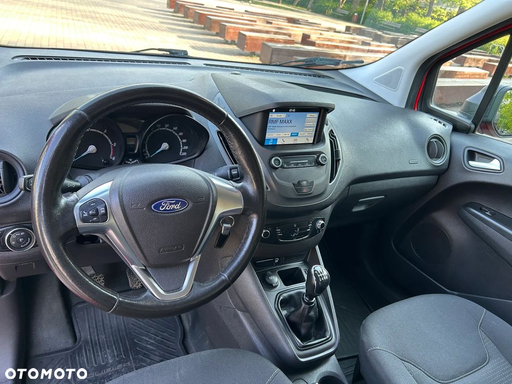 Ford Transit Courier - 13