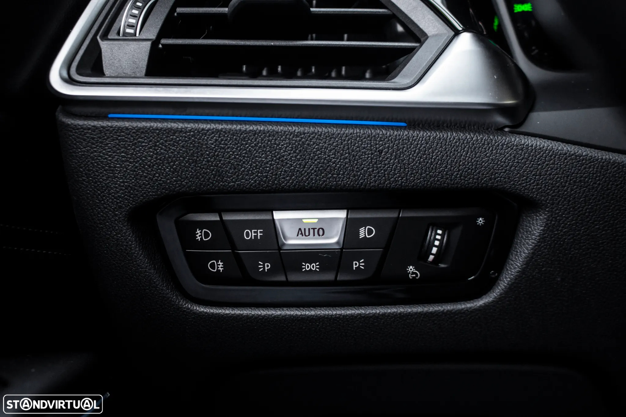 BMW 330 e Touring Line Luxury Auto - 18