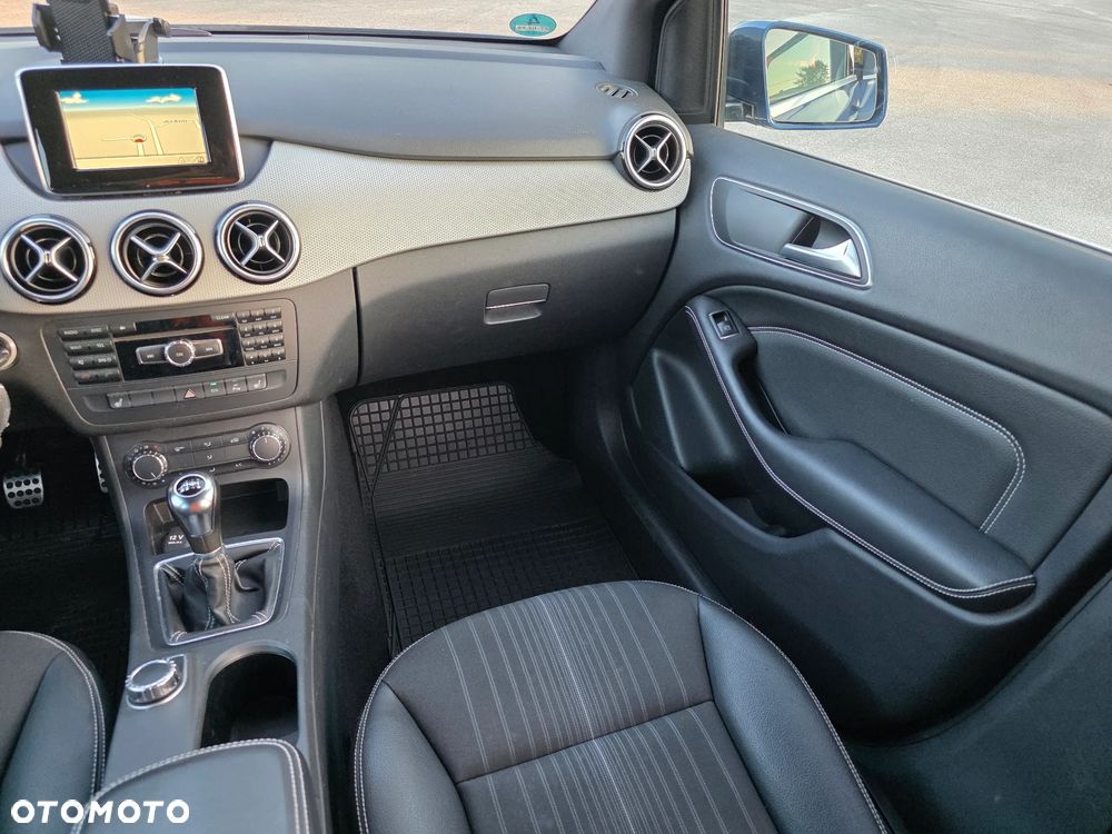 Mercedes-Benz Klasa B 200 (BlueEFFICIENCY) - 23