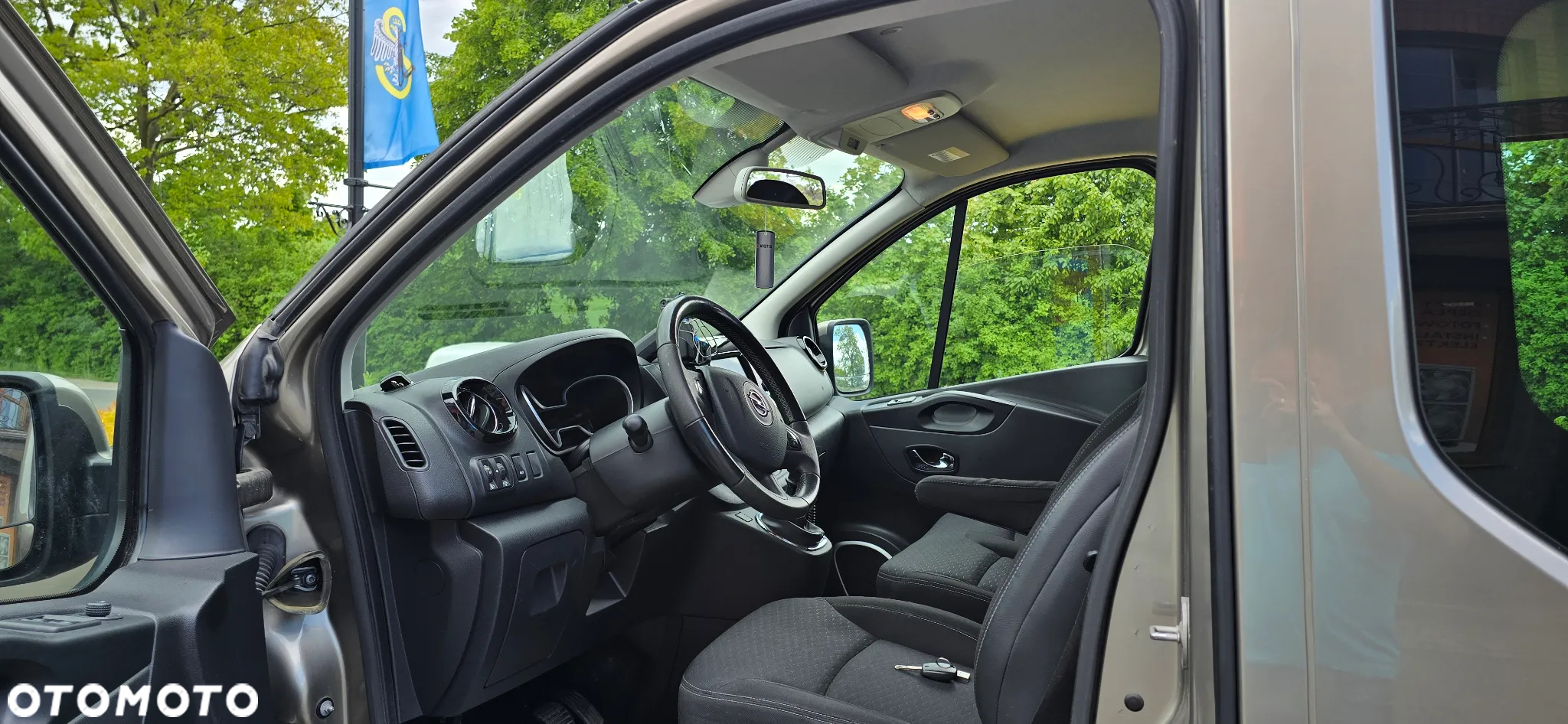 Opel Vivaro - 14